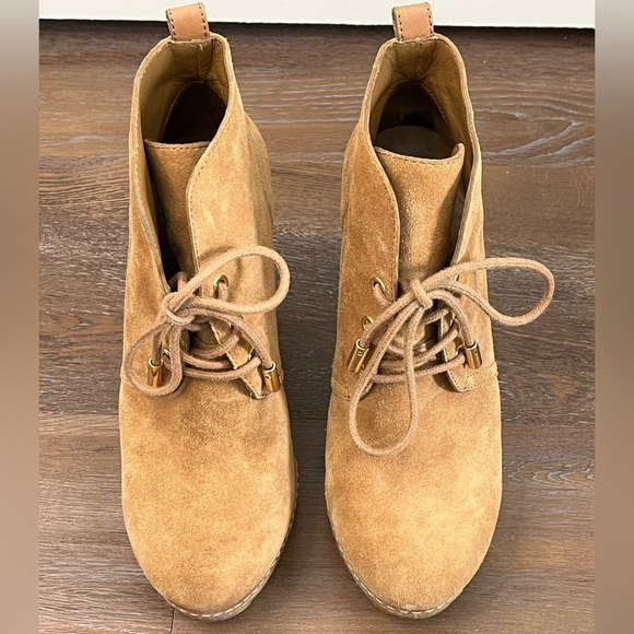 TORY BURCH Vicki Womens 6 Booties Wedge Ankle Boots Camel Suede Boho Lace Up - Picture 2 of 12